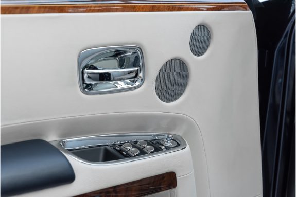 Rolls-Royce Ghost 6.6 V12 | Silver bonnet | Pano | Rear Comf. – Foto 32