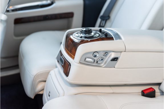 Rolls-Royce Ghost 6.6 V12 | Silver bonnet | Pano | Rear Comf. – Foto 33