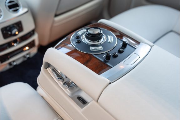 Rolls-Royce Ghost 6.6 V12 | Silver bonnet | Pano | Rear Comf. – Foto 20
